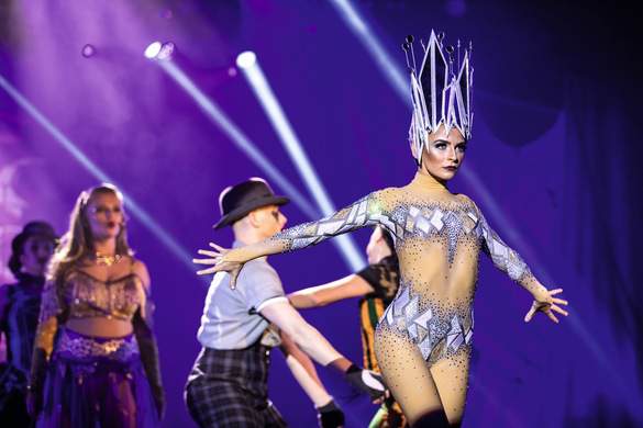 Marella Cruises Marella Explorer 2 Broadway Show Lounge ©Tom Parker.jpg